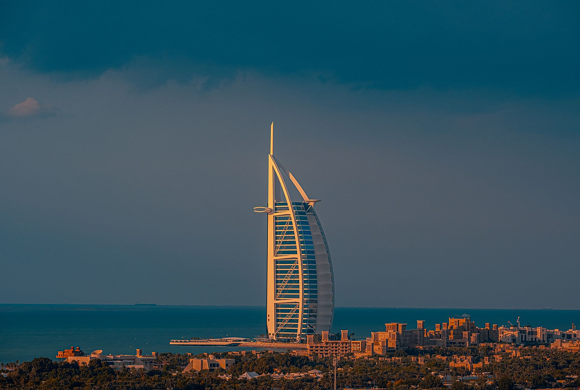 Burj Al Arab in het gouden uur, Dubai